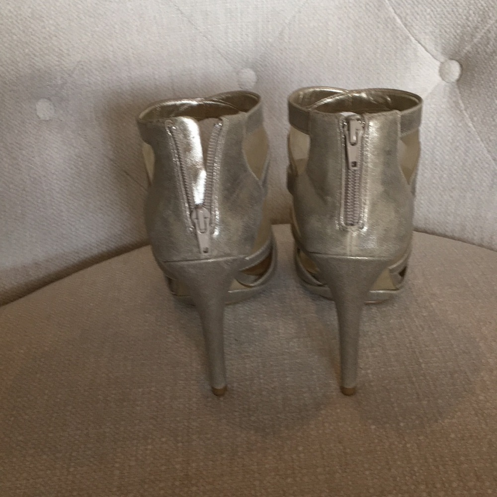 Gold heels - Picture 2 of 5